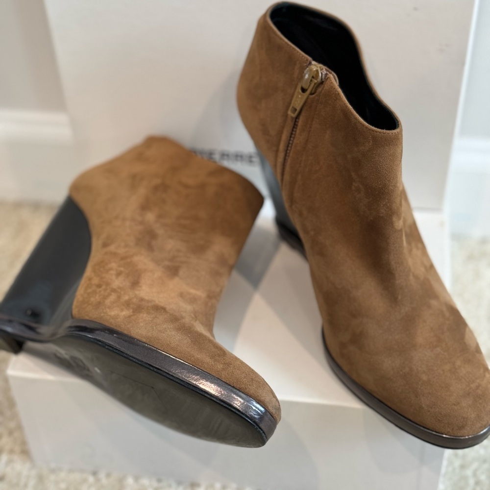 Pierre Hardy brown suede booties